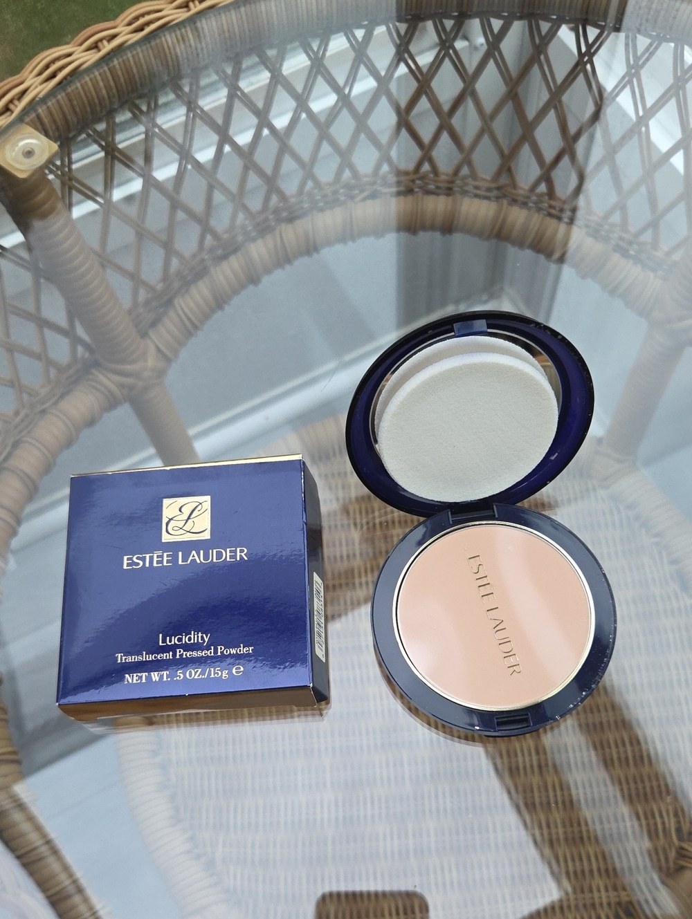 Estee Lauder Lucidity Translucent Pressed Powder - Light Medium Intensity 2